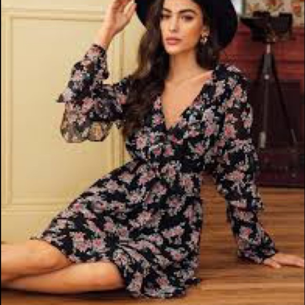 Dress Short Long Sleeve size:6